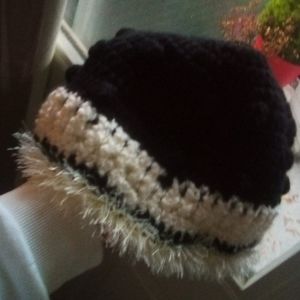 Brand New Never Worn Womens Crochet Hat